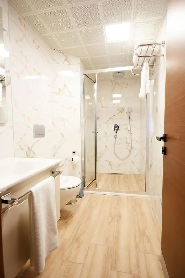 Mira Otel Alsancak İzmir 3*,